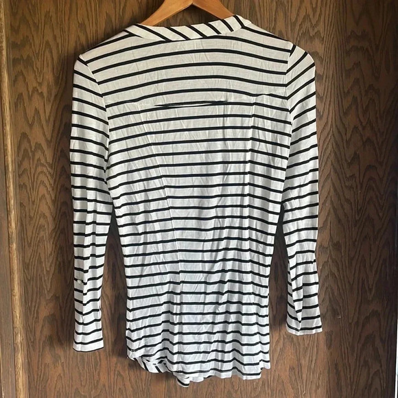 Black & White‎ Stripped Top - Picture 2 of 4